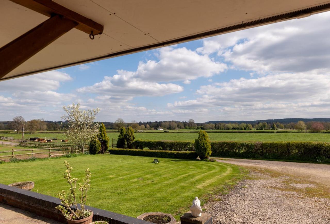 Tixall Manor Farm Стафорд Екстериор снимка