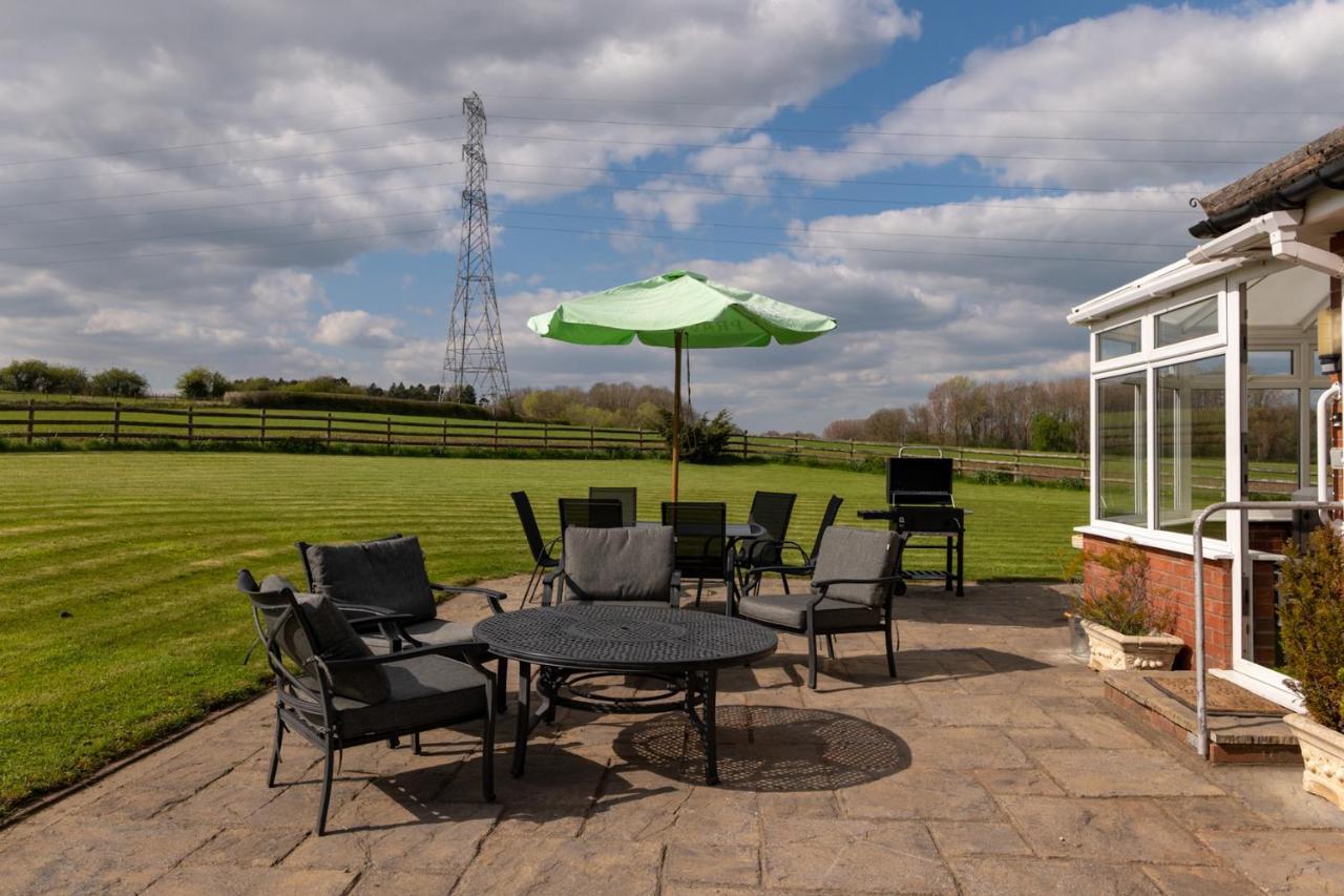 Tixall Manor Farm Стафорд Екстериор снимка