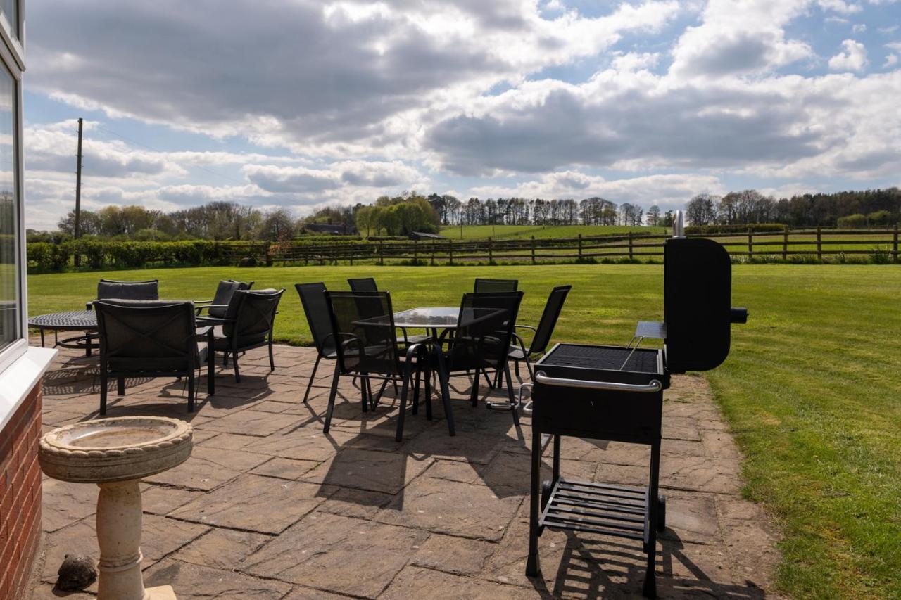 Tixall Manor Farm Стафорд Екстериор снимка