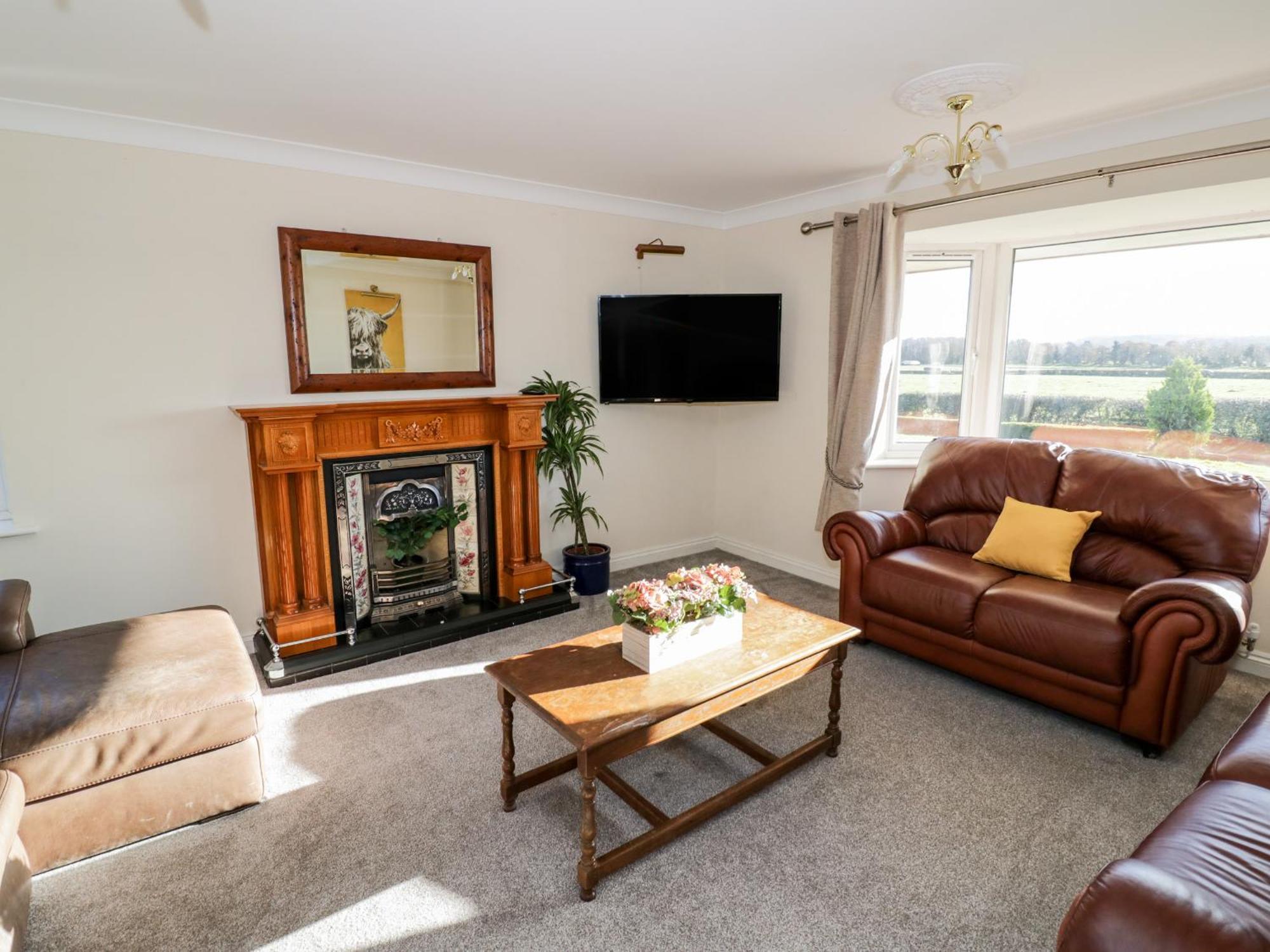 Tixall Manor Farm Стафорд Екстериор снимка